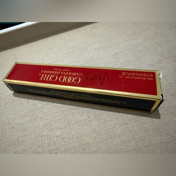 Carolina Herrera Very Good Girl Glam 10ml Eau de Parfum Roll-On - Picture 3 of 17